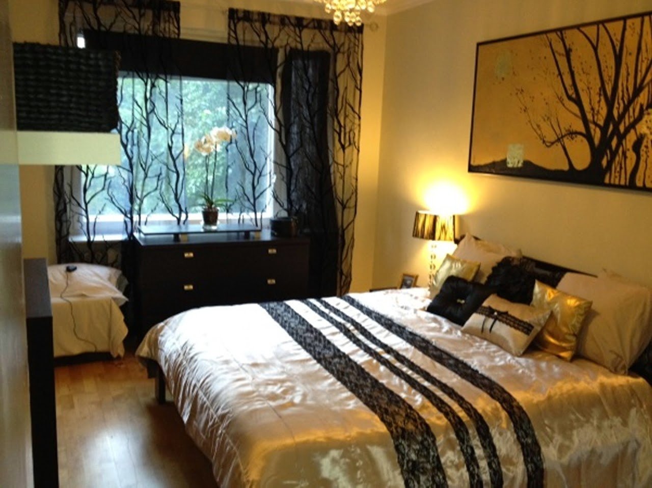 Black and Gold Bedroom Decor Best Of Jazzy S Interior Decorating Gold Black and White Bedrooms