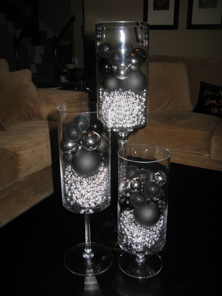 Black and Silver Table Decor Inspirational 17 Best Images About Black and Silver Christmas Centerpieces On Pinterest