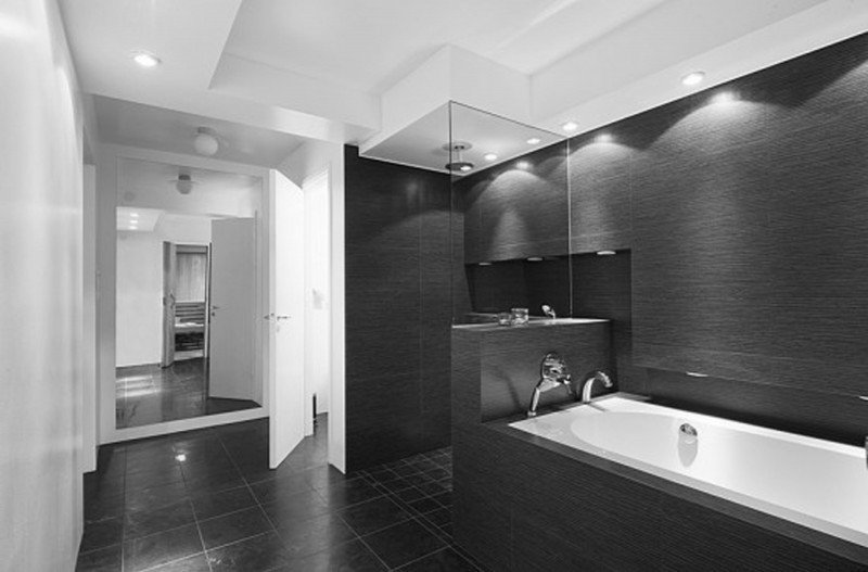 Black and White Bathroom Decor Awesome 20 Modern Bathrooms with Black Shower Tile