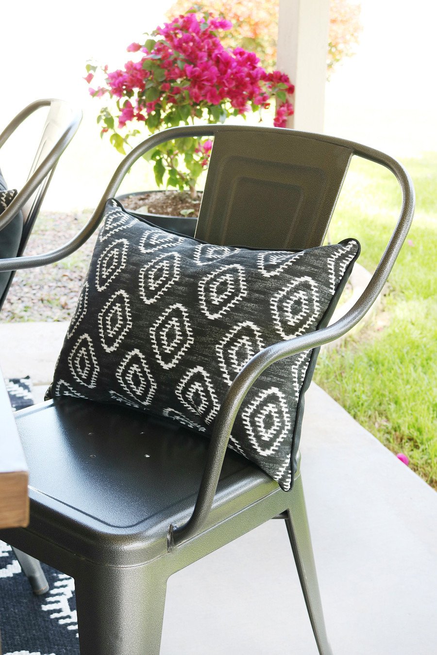 Black and White Farmhouse Decor Fresh Black &amp; White Modern Farmhouse Patio Decor