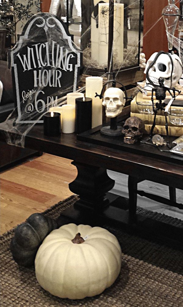 Black and White Halloween Decor Awesome 31 Ideas for Stylish Black &amp; White Halloween Decorations