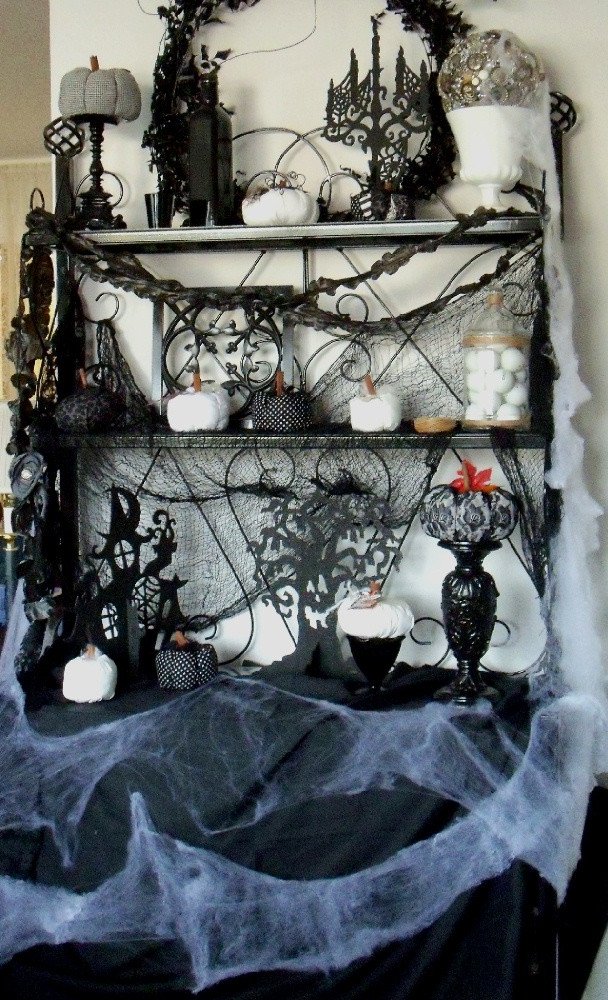 Black and White Halloween Decor Elegant 31 Ideas for Stylish Black &amp; White Halloween Decorations