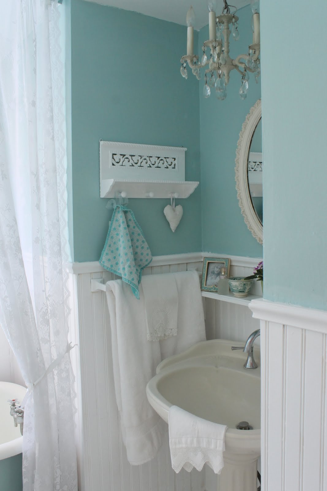 Blue and Green Bathroom Decor Beautiful Aiken House &amp; Gardens Vintage Style Guest Bath