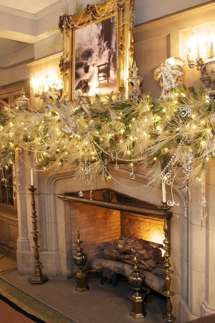 Christmas Decor for Fireplace Mantels Luxury 11 Christmas Home Decorating Styles 70 Pics Decoholic