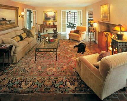 Comfortable Classic Living Room Beautiful oriental Rug Room Settings Gallery Elegant yet Cozy the Antique Sarouk Rug Fits Perfectly In