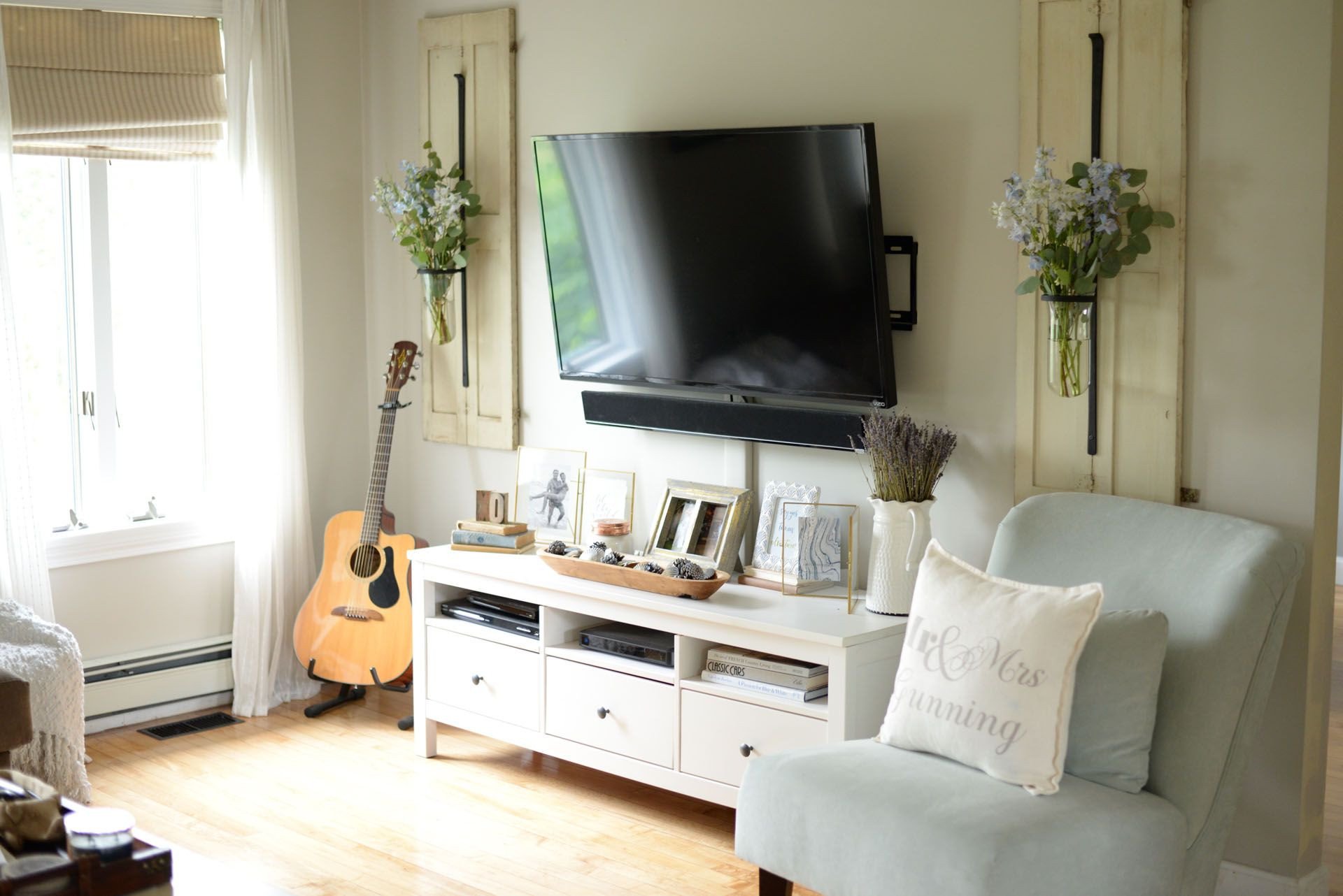 Decor Ideas for Tv Wall Lovely How to Decorate Around Your Tv Like A Pro Living Room