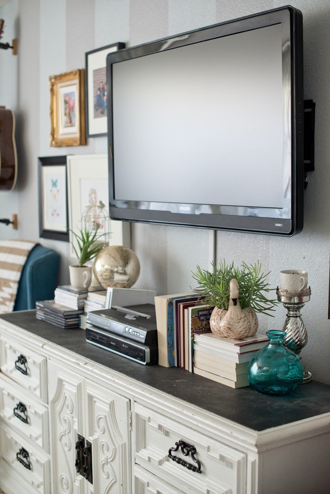 Decor Ideas for Tv Wall Unique Domestic Fashionista Styling A Modern Gallery Wall