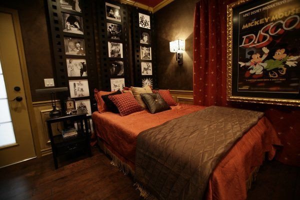 Disney Room Decor for Adults Inspirational Disney themed Bedroom Disney Pinterest