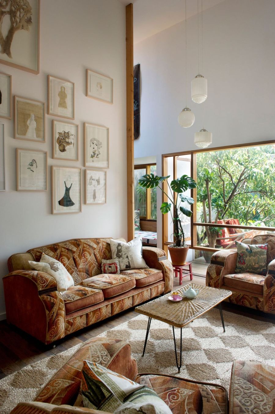 Eclectic Comfortable Living Room Best Of Eclectic Sydney House Presents Colorful and Quirky Interiors