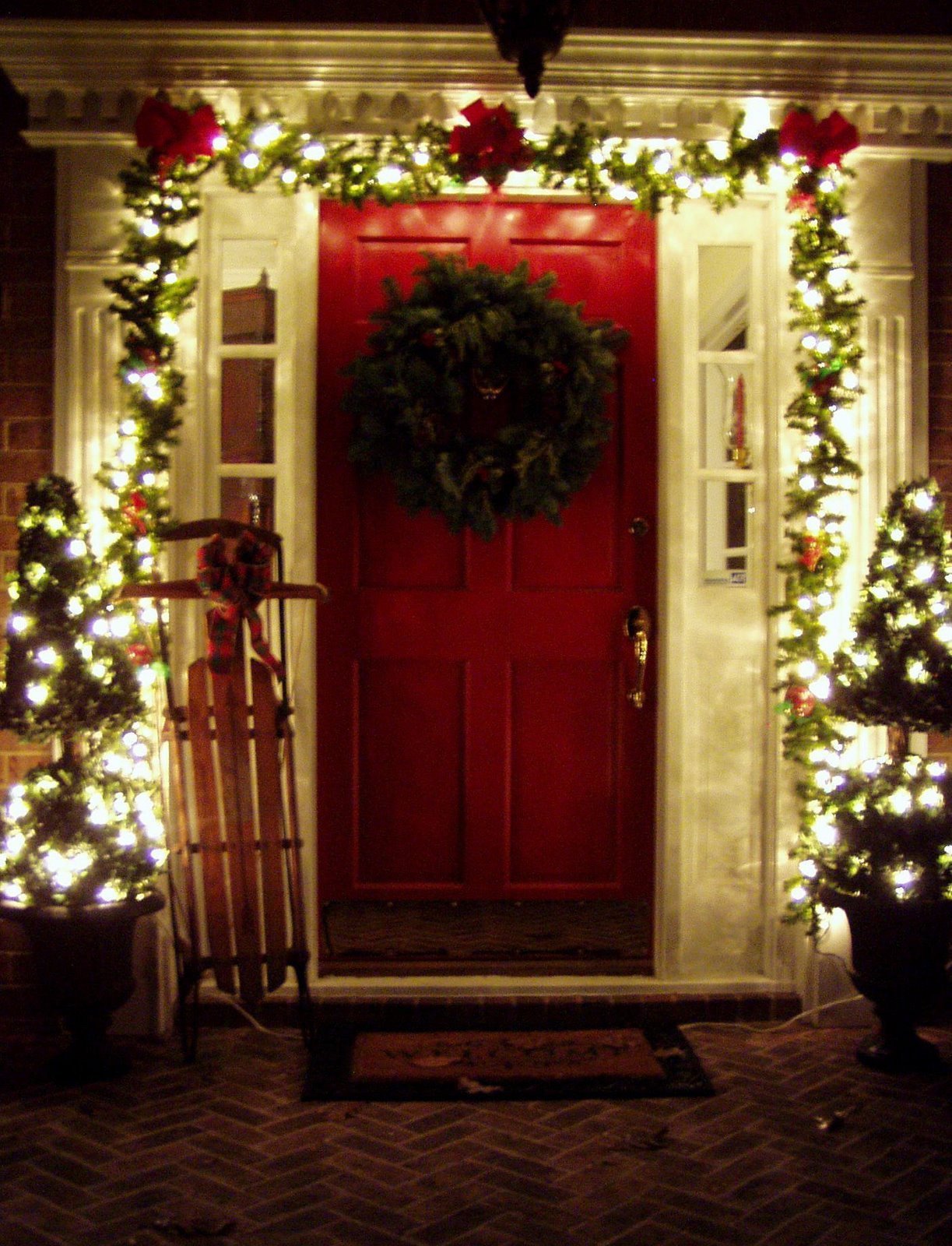 Decorating the Front Porch for Christmas 2008