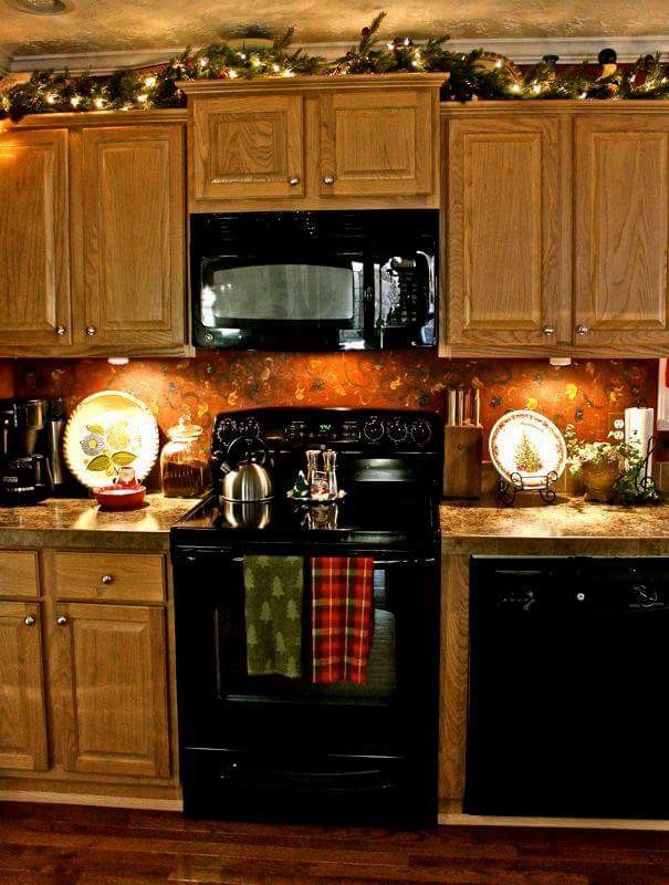 Kitchen Cabinet top Decor Ideas Awesome 45 Unique Christmas Kitchen Decorating Ideas You Shouldn T Miss During Holiday Planning