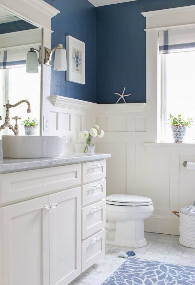 Navy and White Bathroom Decor Awesome 5 Navy &amp; White Bathrooms the Inspired Room
