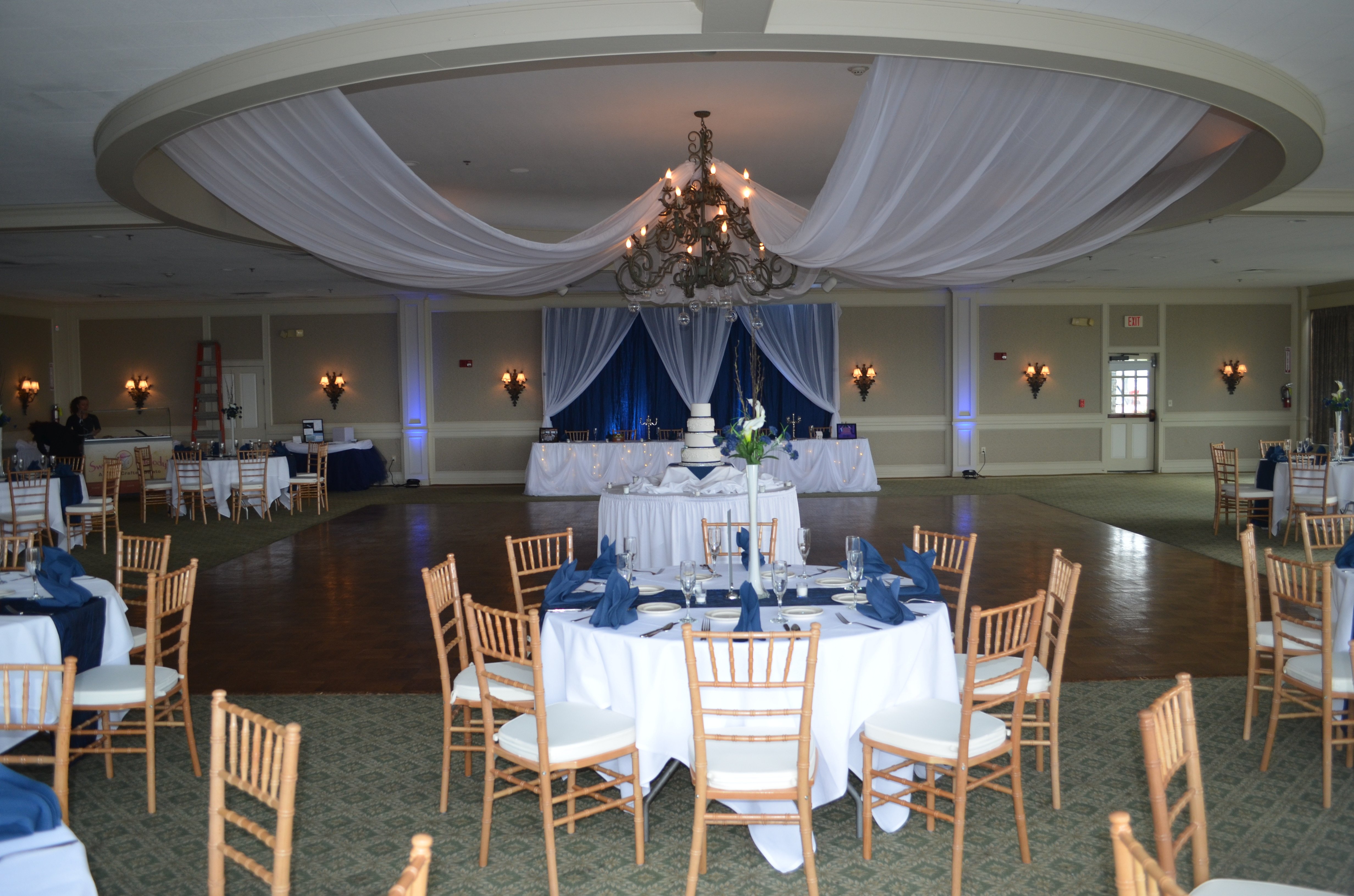 Navy Blue and White Decor Inspirational Navy Blue &amp; White Buffalo Wedding Decor Ideas