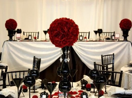 Red and Black Table Decor New Tablesetting Centerpiece Gothic Wedding Pinterest