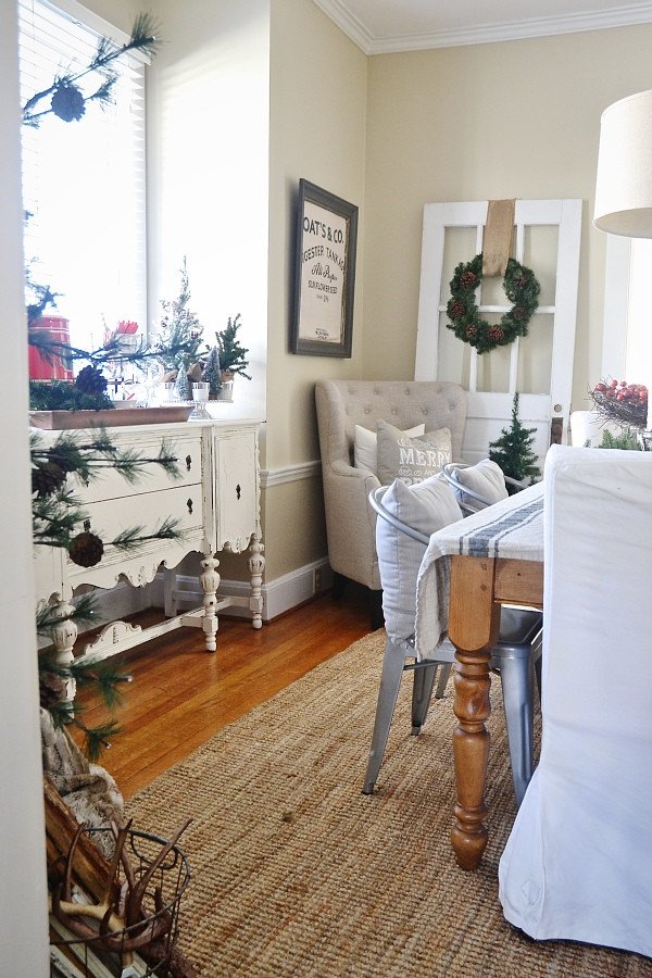 Room Decor for Small Rooms Awesome Simple Rustic Christmas Dining Room Decor Liz Marie Blog