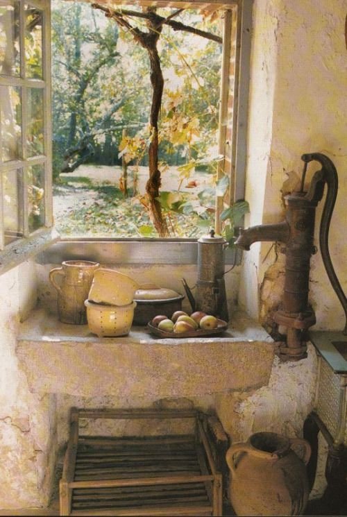 Rustic French Country Cottage Decor Elegant Wow Both Sink and Pump are Ancient Rustic French Chic Decor Pinterest