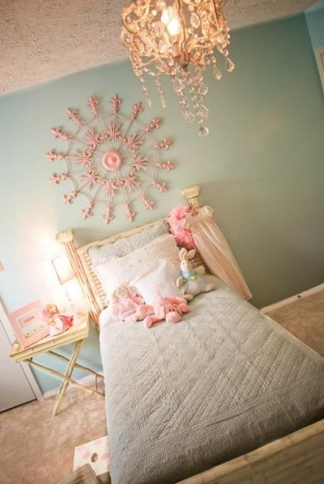 Toddler Girl Room Decor Ideas Luxury I Love the &quot;shabby Chic&quot; Style and I Think This Little Girl S Bedroom Ac Plishes It Well