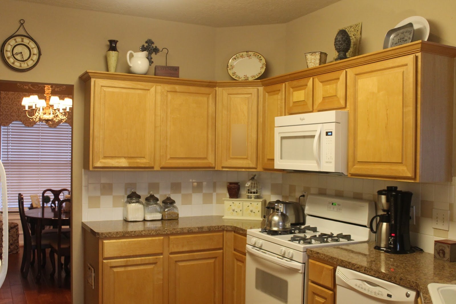 Texas Decor Rearranging the Tops of My Kitchen Cabinets