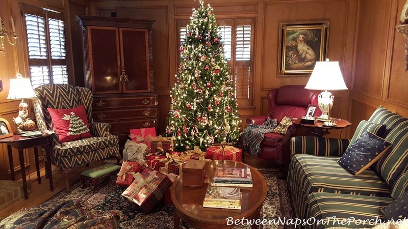 Traditional Christmas Living Room Unique Traditional Christmas Decorating In Red and Green with Plaids and Tartans