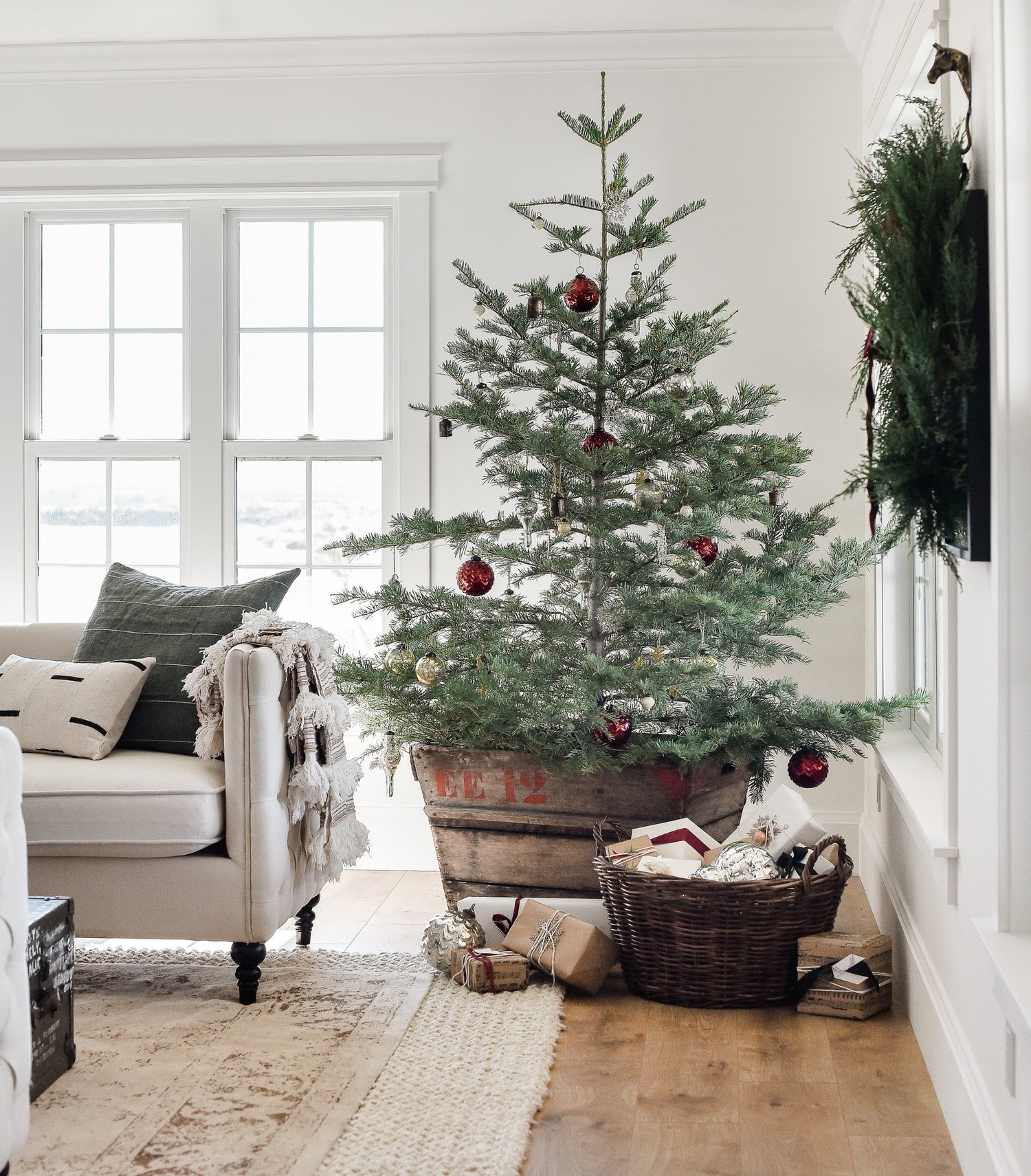 Tree Decor for Living Room Beautiful Farmhouse Christmas Decor Living Room &amp; Tree Ideas — Boxwood Avenue