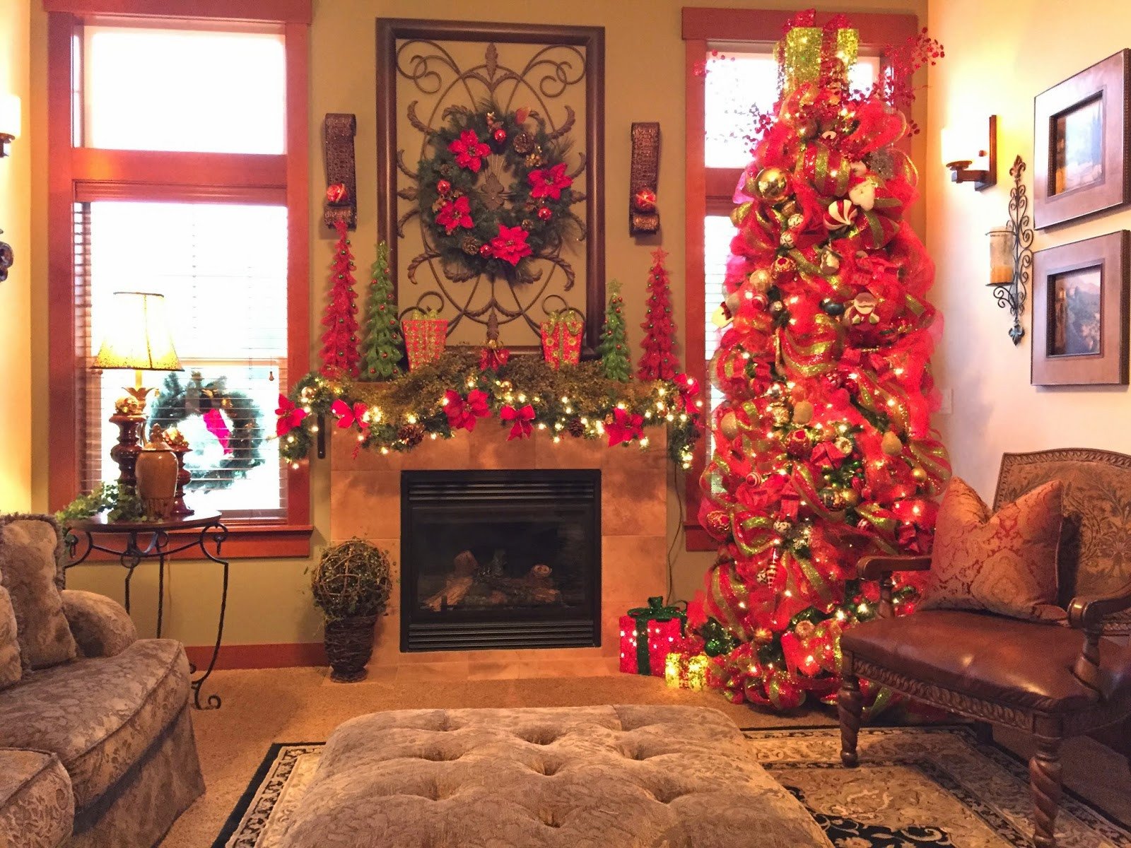 Tree Decor for Living Room Beautiful the Tuscan Home the Living Room Christmas Tree