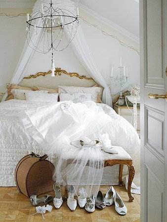 White and Gold Bedroom Decor New theme Design Decorating Ideas In White House Furniture