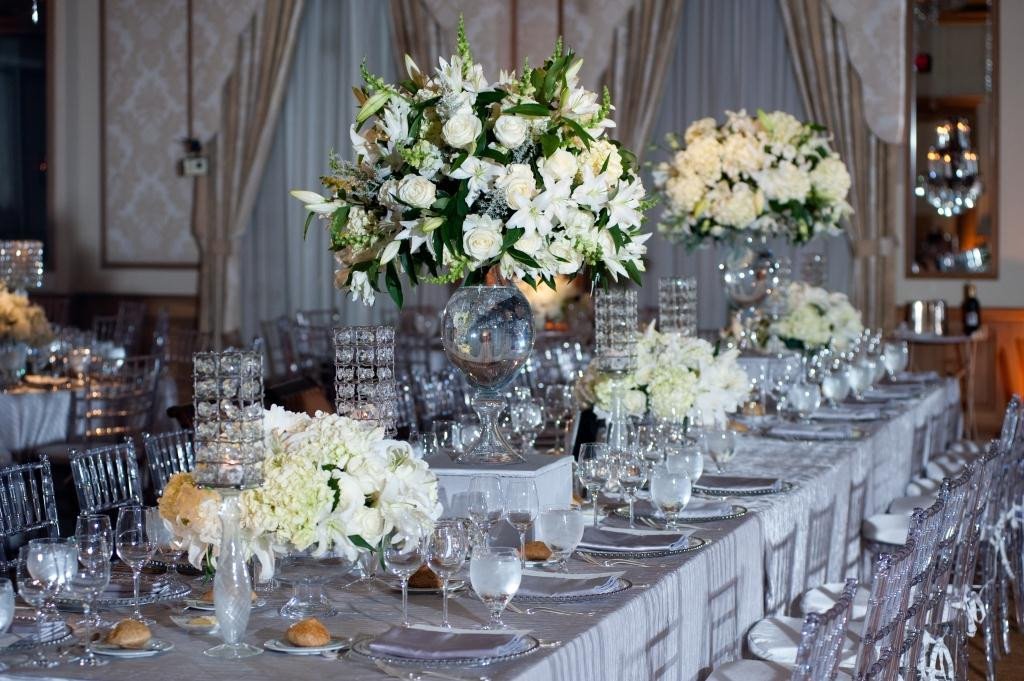 White and Silver Wedding Decor Awesome Anatomy Of A Dinner Party the Perfect Holiday Flowers Guest Post