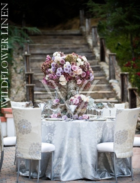 White and Silver Wedding Decor Awesome White and Silver Wedding theme Weddings Romantique