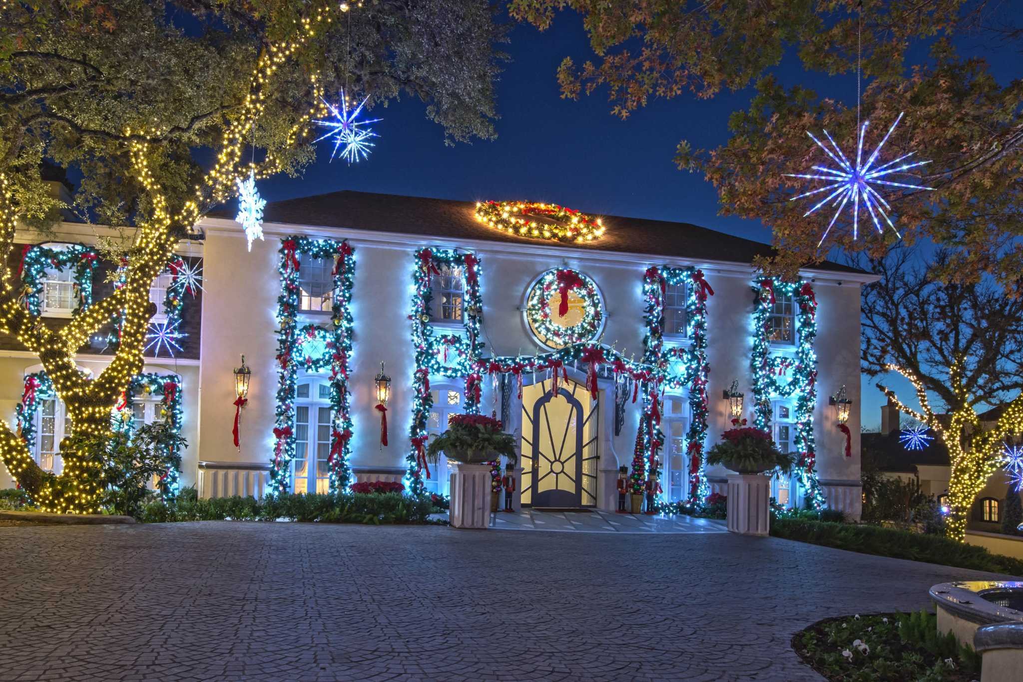 World Of Decor San Antonio Elegant Christmas Decor A Peek Inside San Antonio’s Most Lavishly Decorated Homes Expressnews