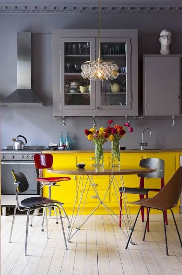 How To Decorate The Kitchen Using Yellow Accents