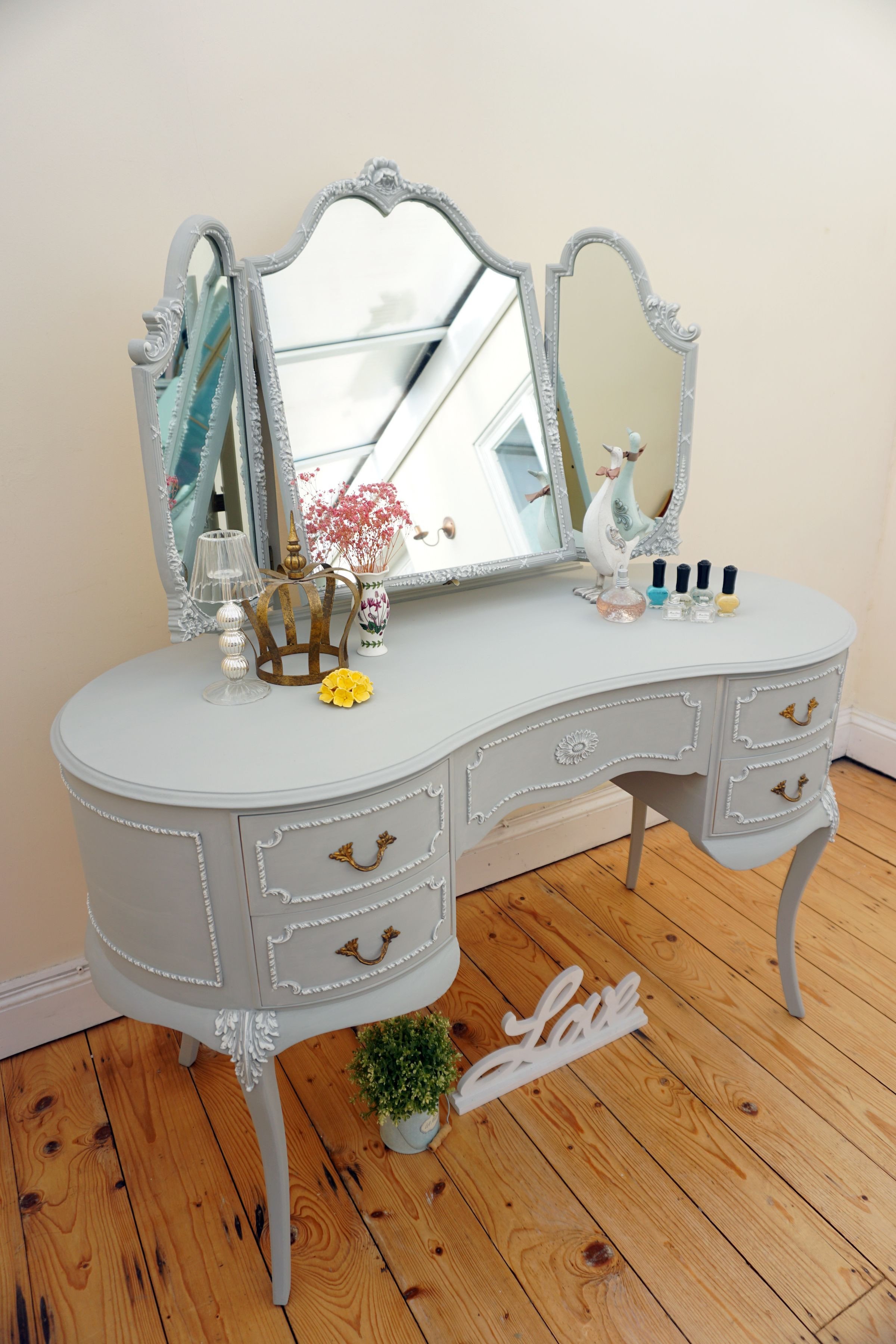 Bedroom Vanities for Sale Elegant French Louis Style Dressing Table Has Been Refurbished In