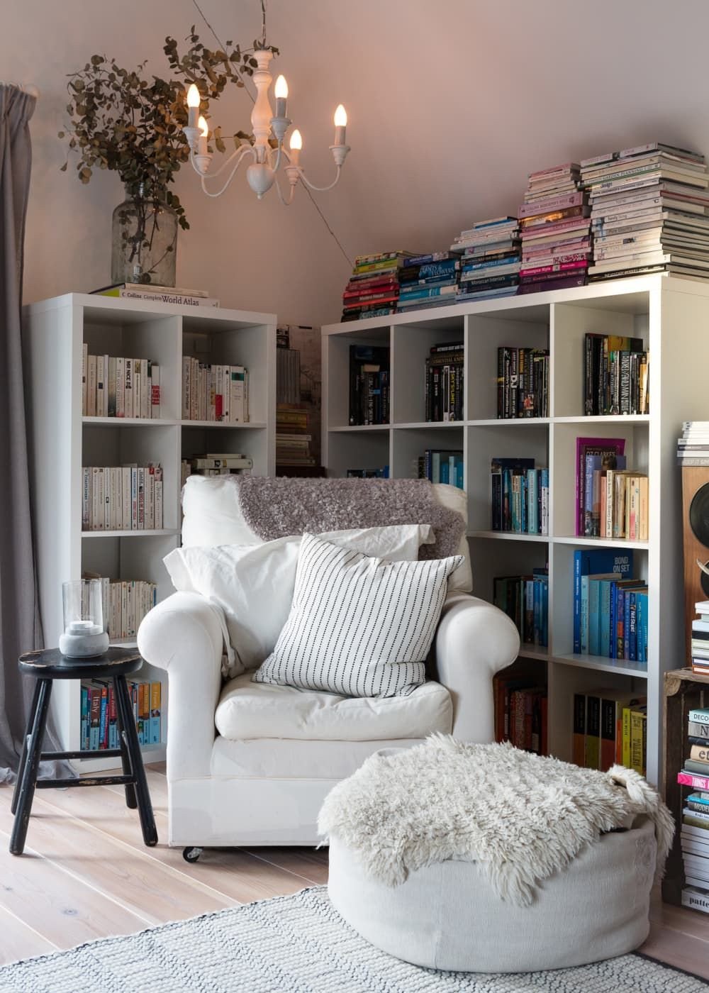 Comfy Reading Chair for Bedroom Best Of How to Fit A Reading Nook Into the Smallest Of Spaces