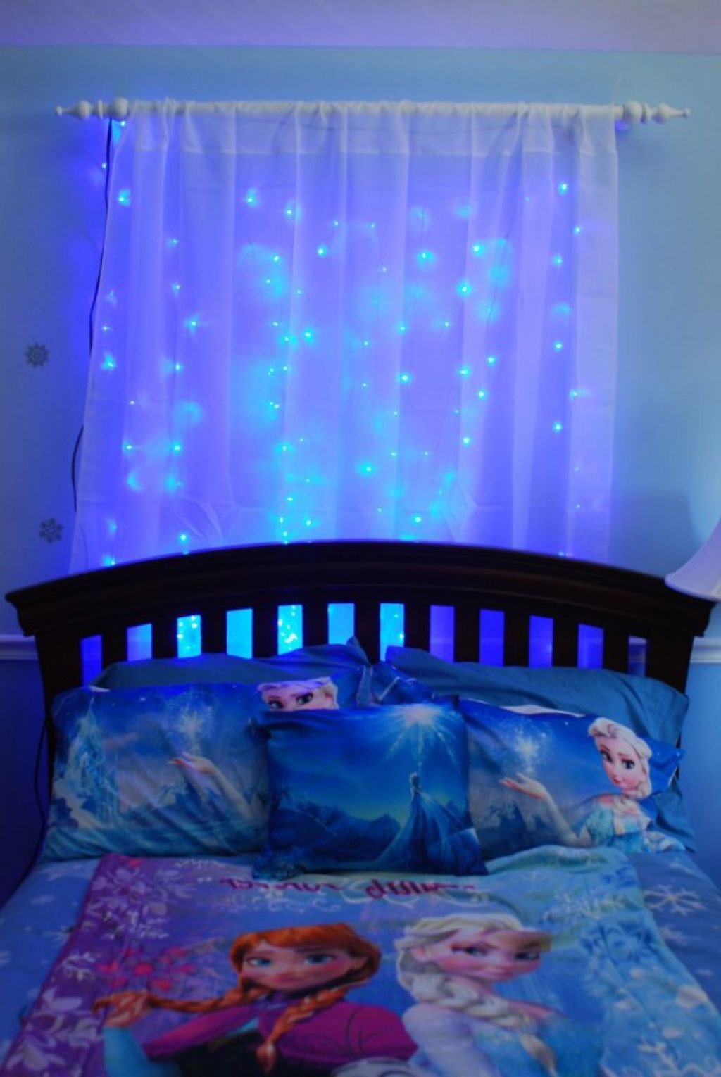 Frozen themed Bedroom Ideas Inspirational Frozen themed Girls Room with Frozen theme Bedding