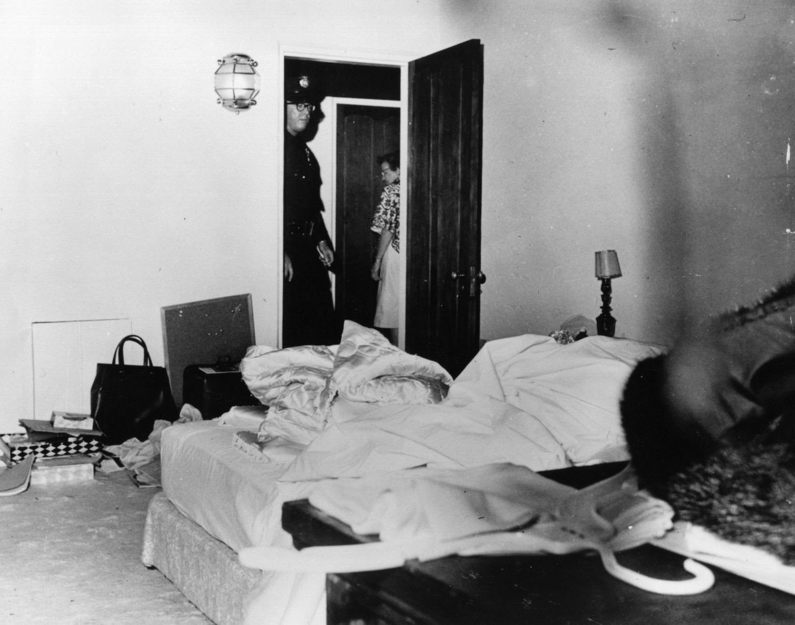 Marilyn Monroe Bedroom Set Inspirational Marilyn Monroe Scene Photos Harrowing Images Give