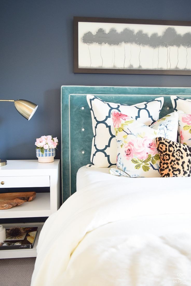 Navy and White Bedroom Luxury 6 Beautiful Ways to Decorate with Velvet