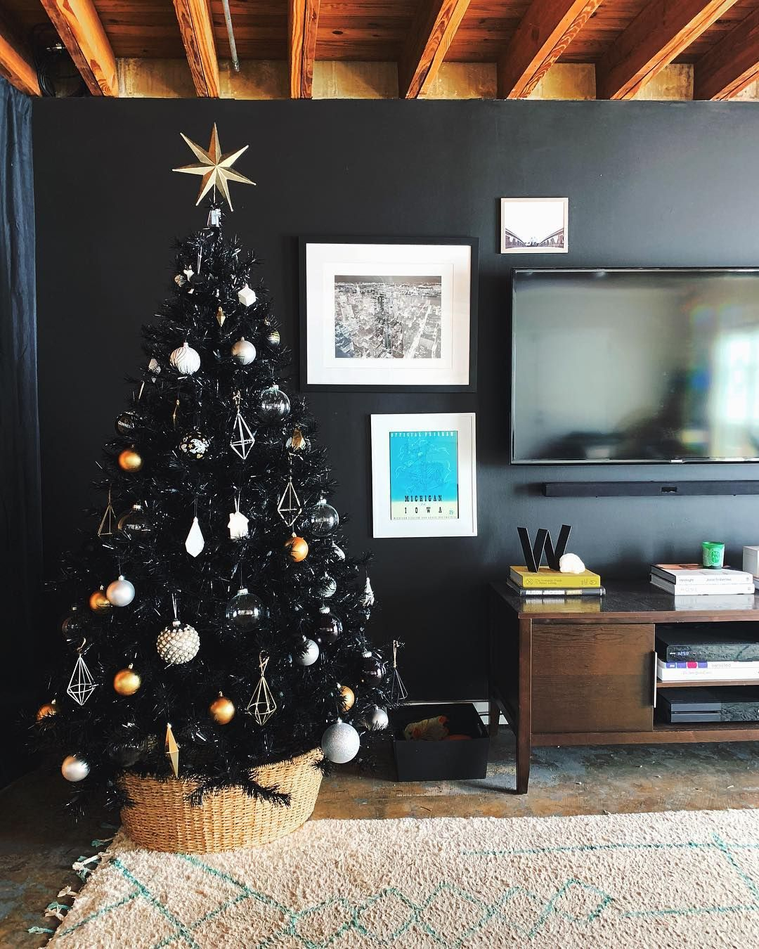 28 Black Christmas Tree Decorations Theme Ideas 28 Black Christmas Tree Decorations Theme Ideas
